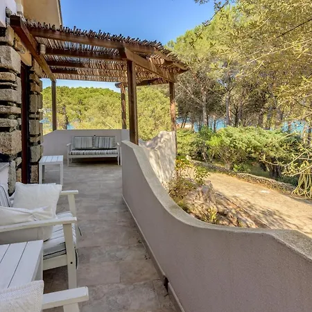 Adalgisa Villa Porto Taverna